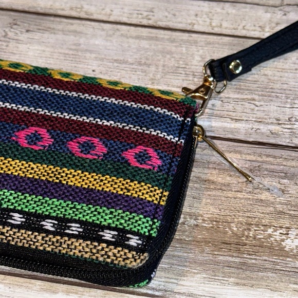 Aztec Wristlet Wallet- New - Picture 4 of 5